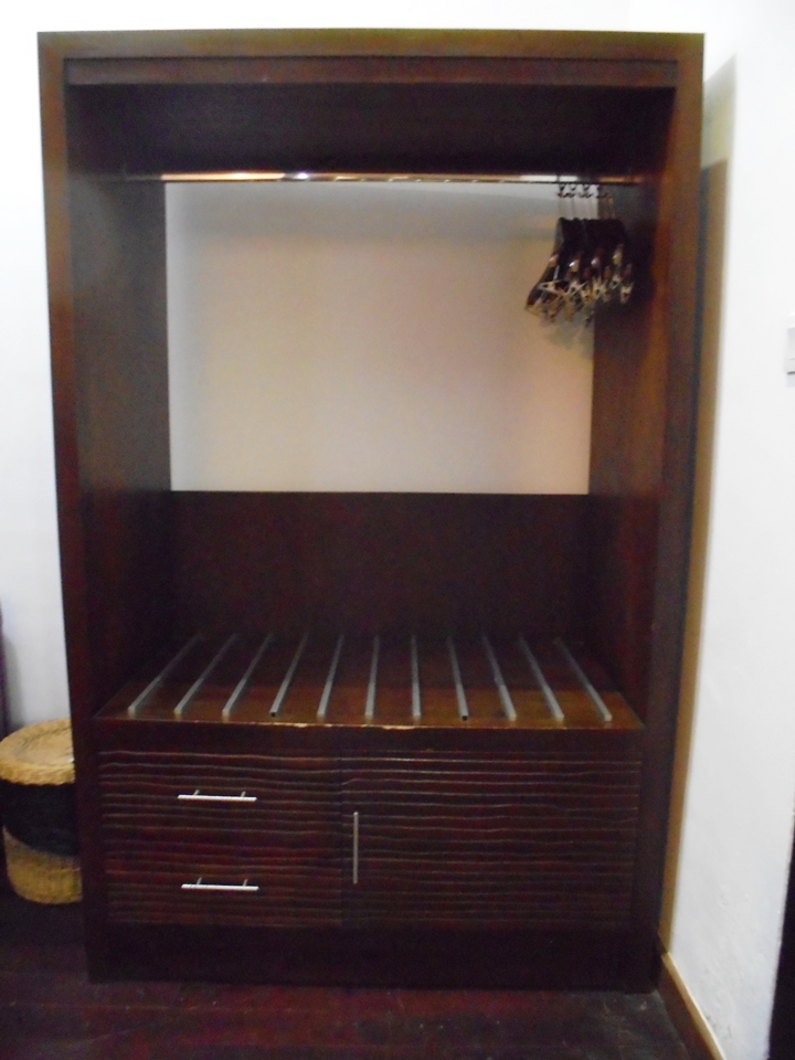 クローゼットはオープンタイプ