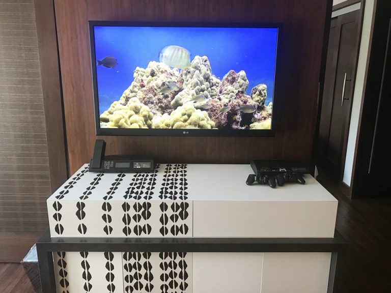 ソファ側からTV プレステあり