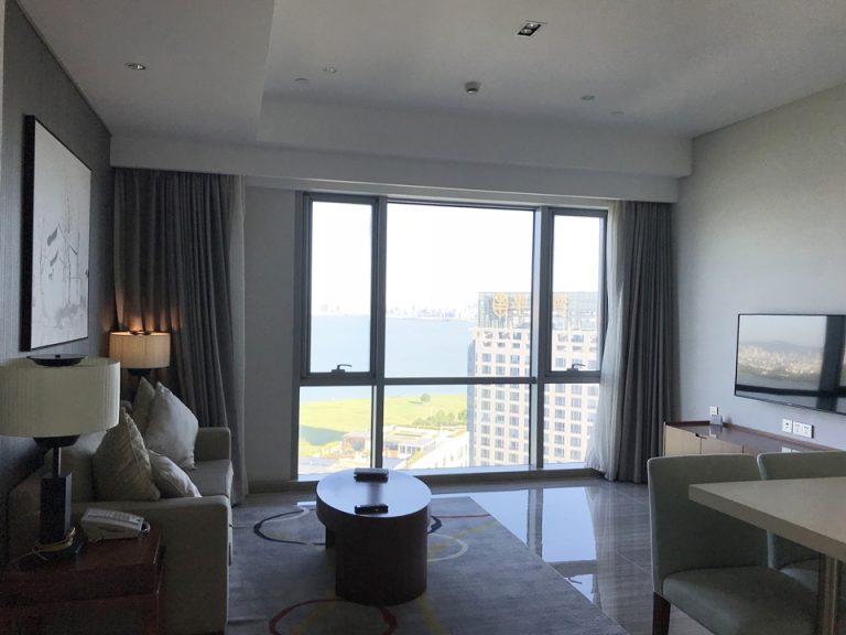 広々としたリビングスペース