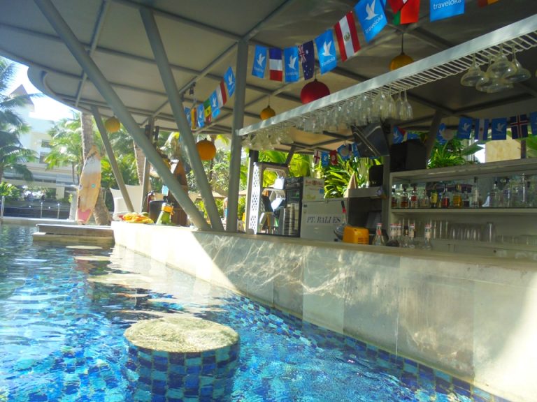 10時ごろはまだ営業しておらず