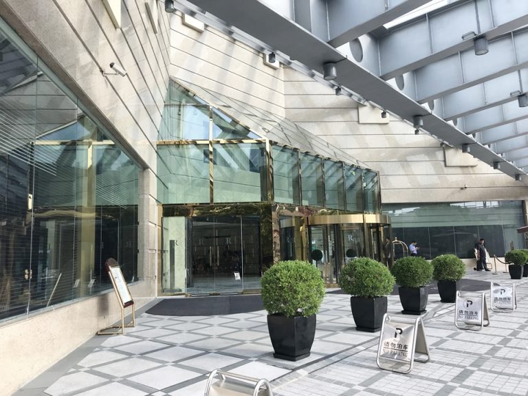 ホテルエントランス、モダンです