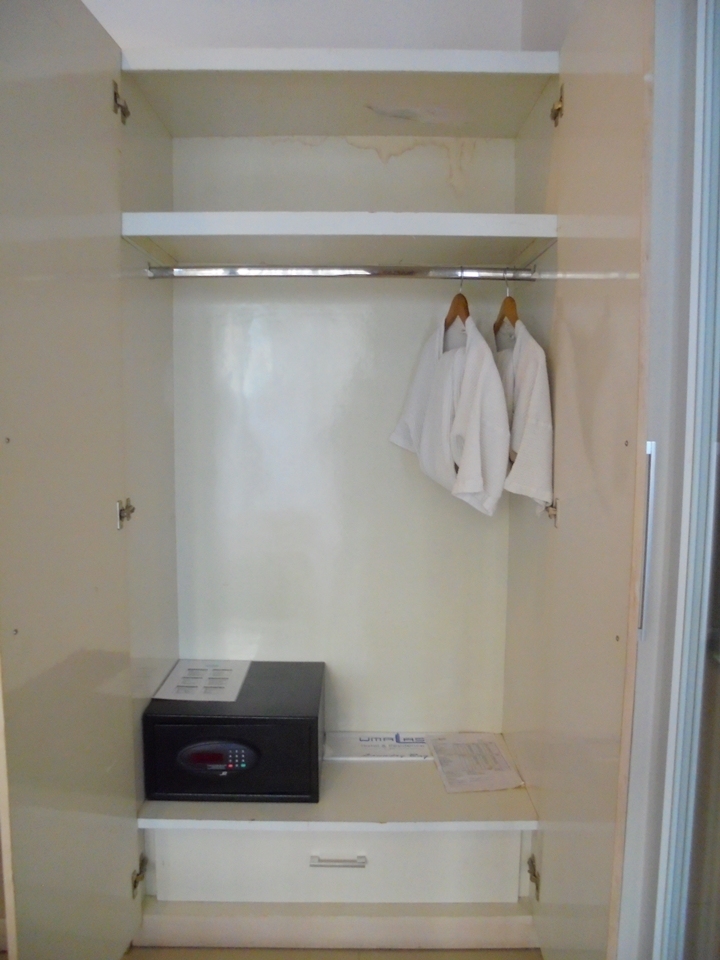 クローゼット内部