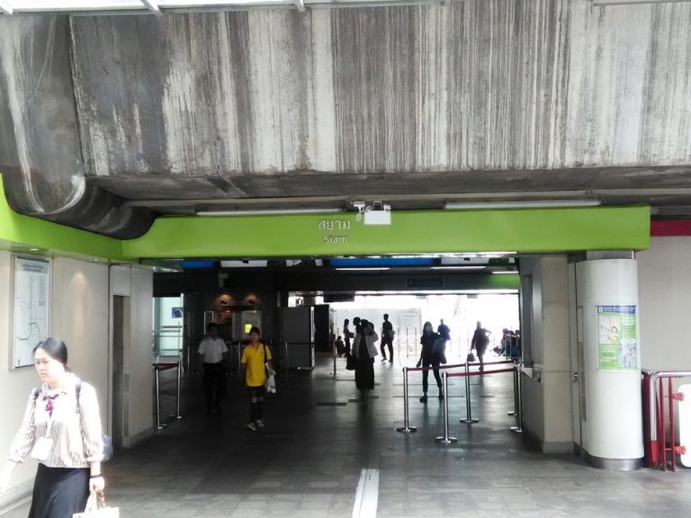 サイアム駅連絡通路