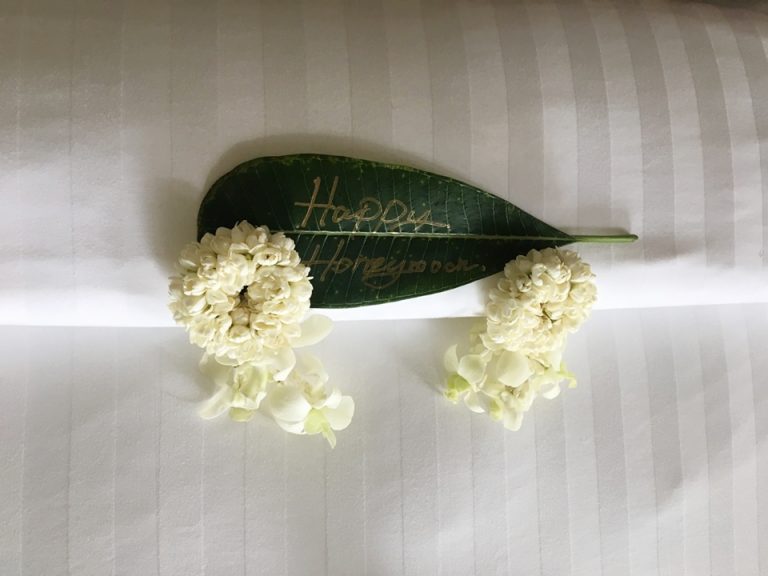 ベッドに飾られたメッセージ