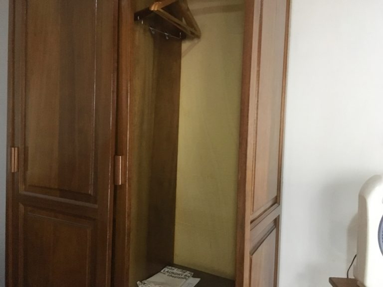 クローゼット開左3