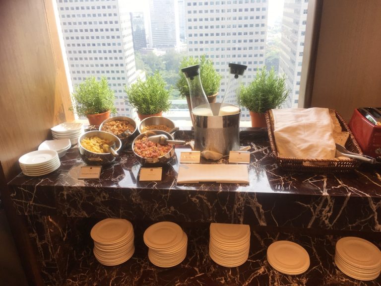 シリアルコーナー