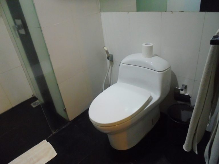 電気がついてなかったら密室で少し怖いです