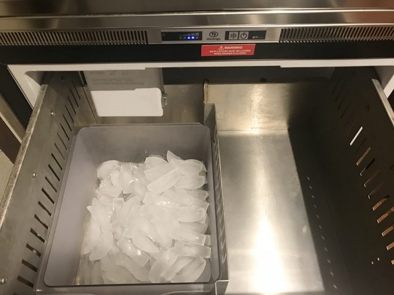 冷凍庫 氷が出来たところ