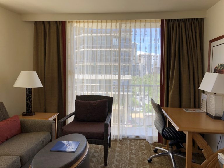 客室全体(入口方向から)