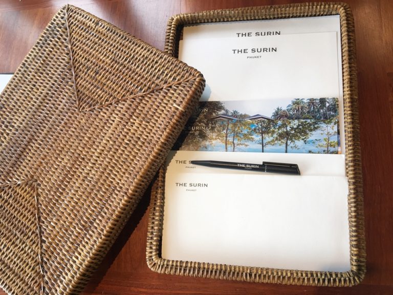 かご風のトレイに入ったレターセット