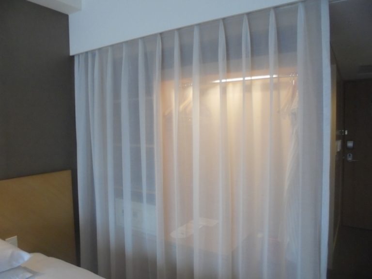 クローゼット、カーテンクローズ