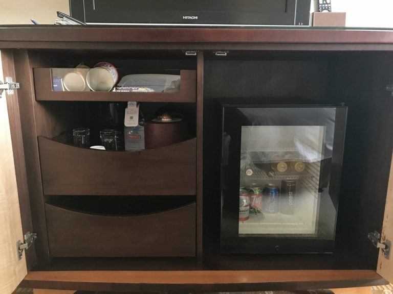 冷蔵庫及びミニバー