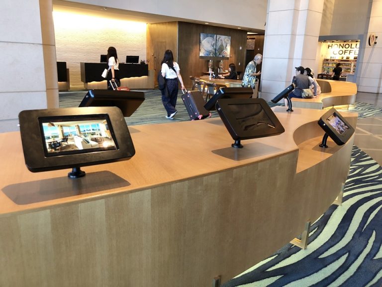 自由に使えるタブレットが置いてあります。