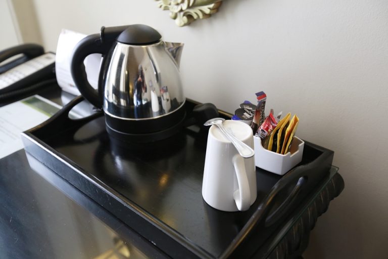 客室内観カフェコーナー_9091