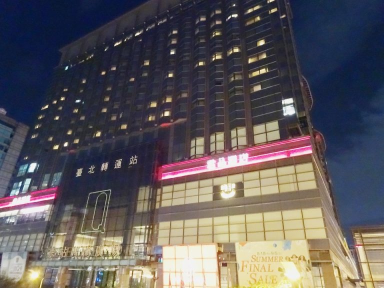 建物全体_入り口方面