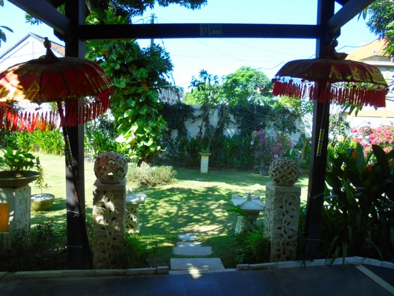 知人のバリヤン、気を感じることができる方々が絶賛のお庭。小さいですがかなりいい気があるそうです