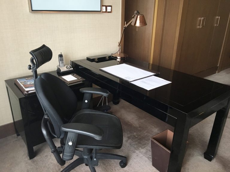 ライティングデスク