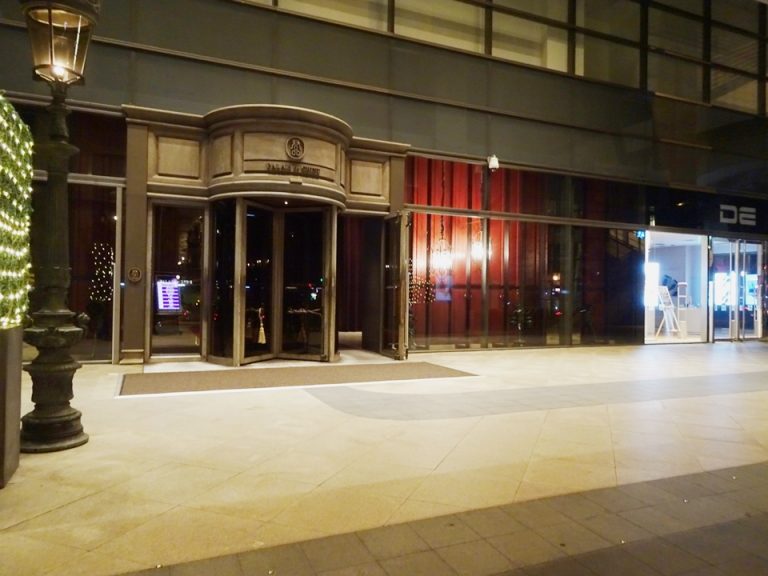 エントランス外観