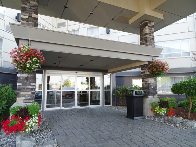 エントランス外観