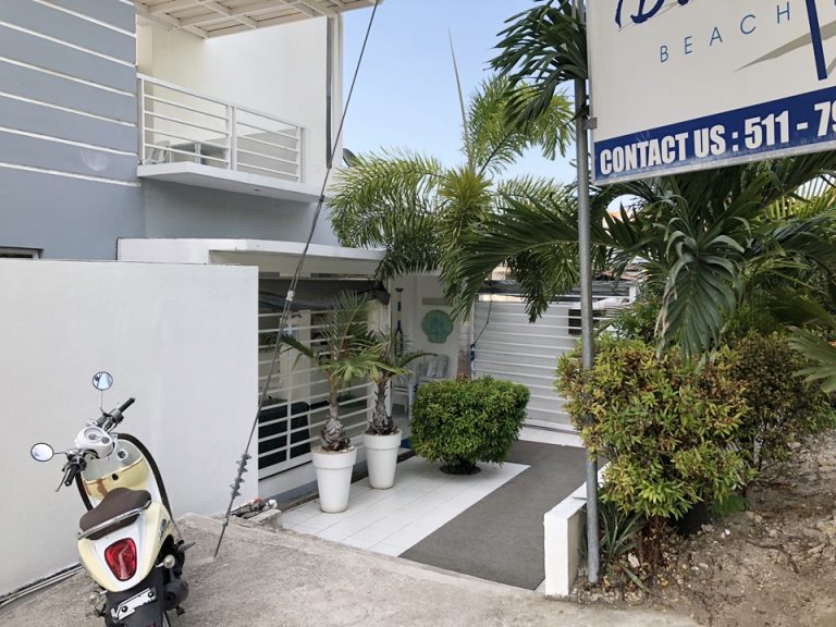 エントランス外観