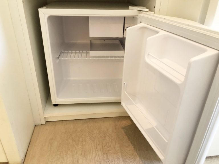 冷蔵庫【開】最初から何も入っていませんでした。