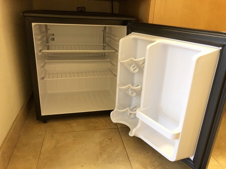 冷蔵庫(開けた状態)