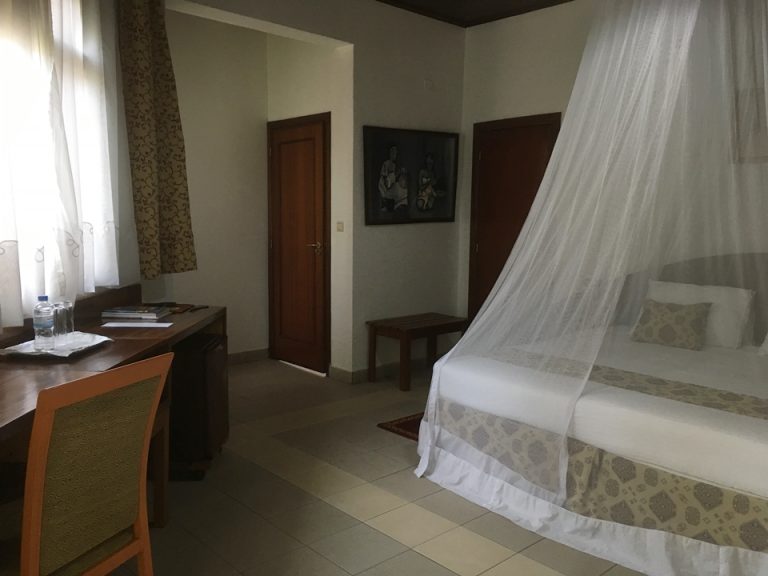 客室全体(入口方向)2