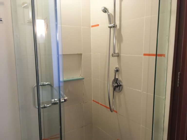 シャワー室 全体