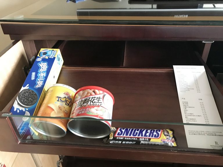 ミニバー(スナック)中身