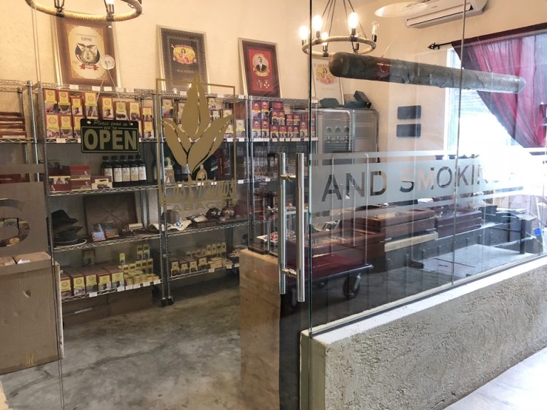 ホテル内のタバコ店