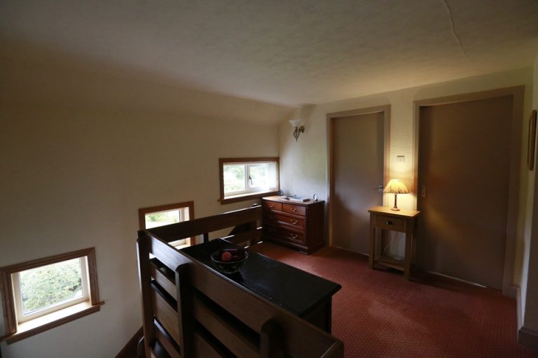 階段と廊下_8390