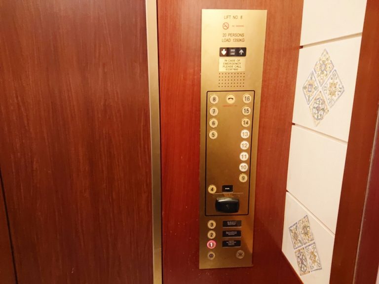 09エレベーター階数ボタン