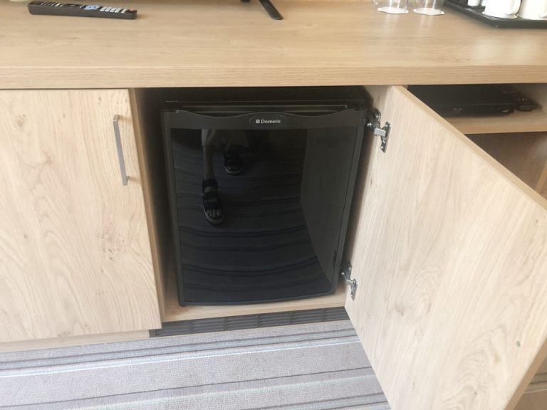 冷蔵庫(閉じた状態)