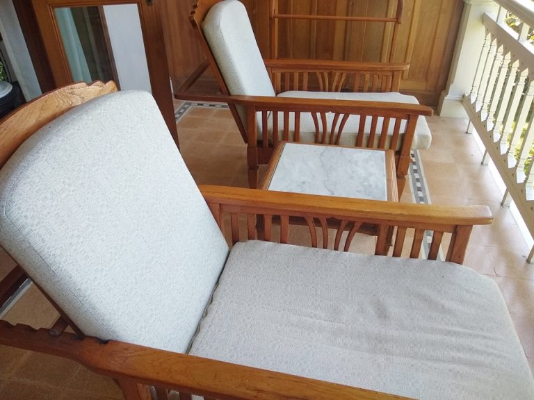 バルコニーチェアー