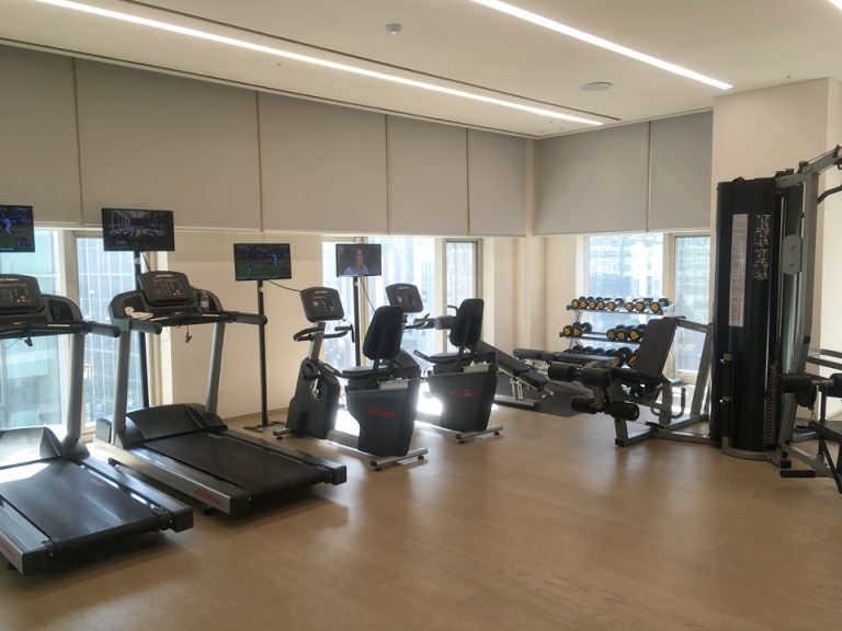ジム内の様子。8階にあります。