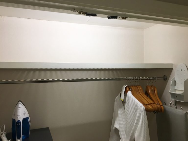 クローゼット上部