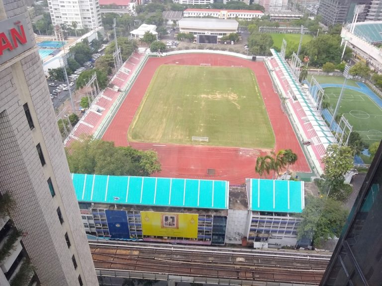 客室窓からの眺め (1)