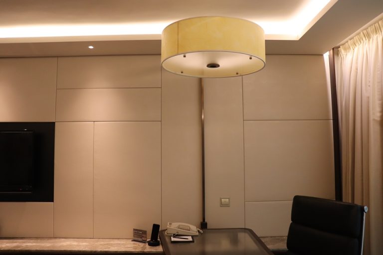 デスク上の照明