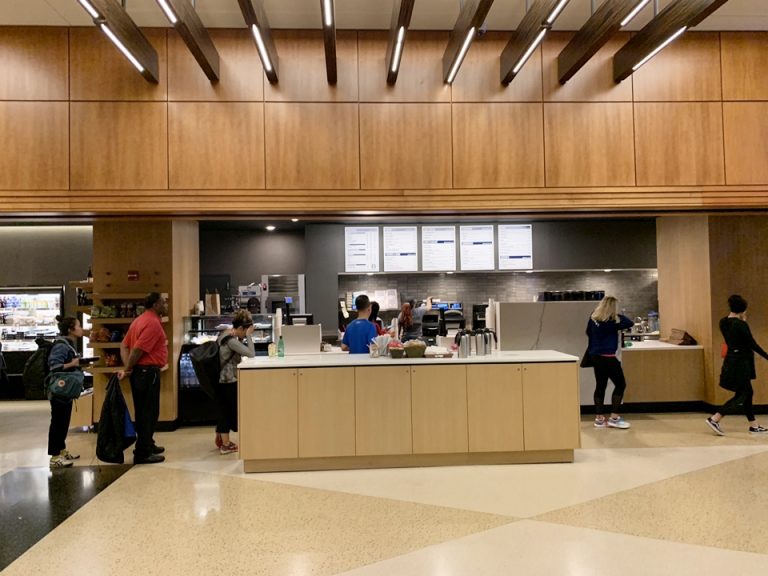 コンビニのスターバックスコーナー