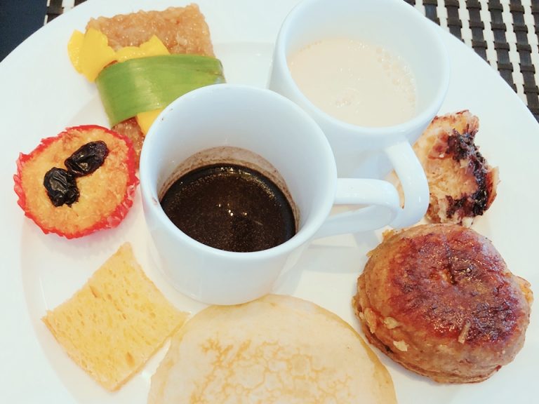 朝食ビュッフェ (1)