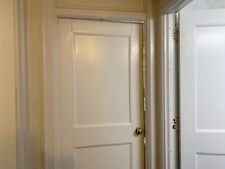 ベッドルームドア