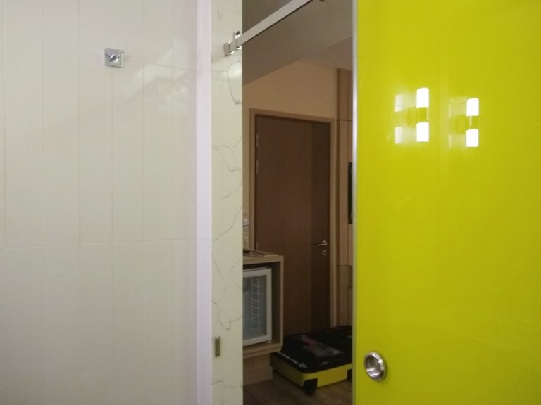 トイレ入口トイレ側から