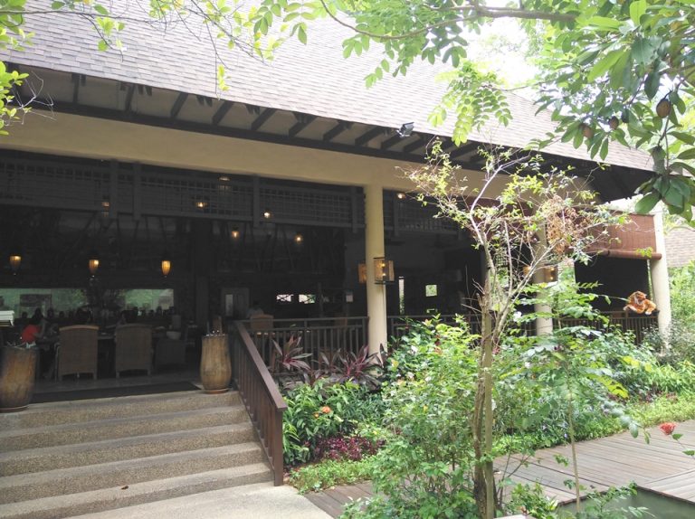 メインダイニング外観2