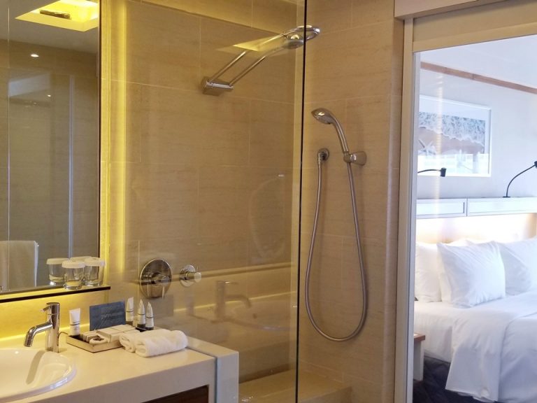 洗面所とシャワールーム4