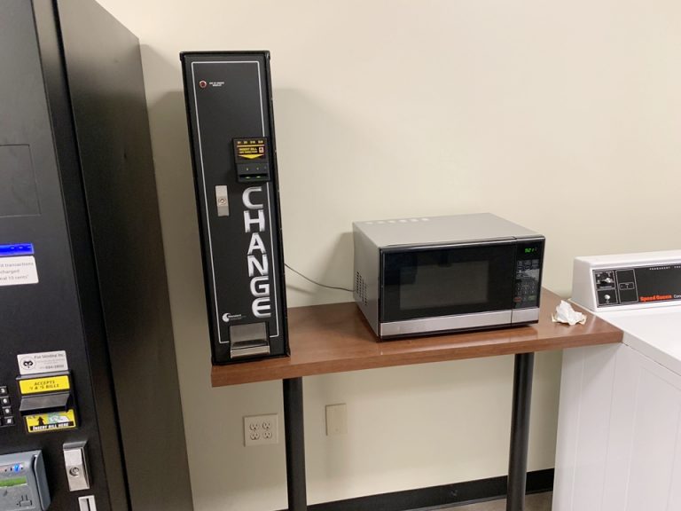 両替機と電子レンジ