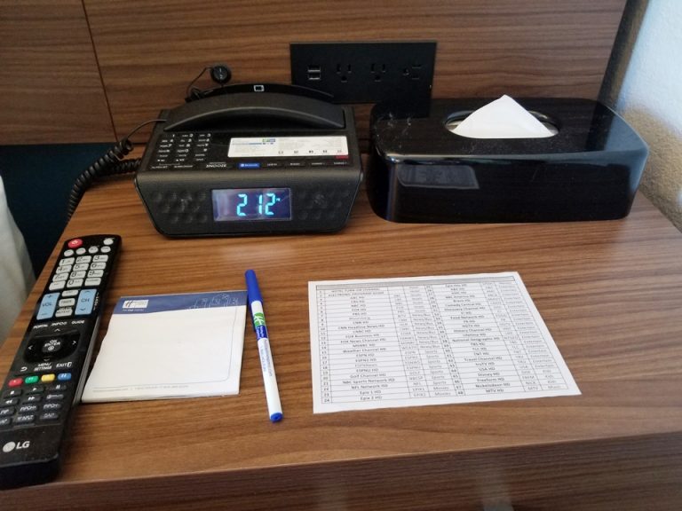 ベッド横のスペース