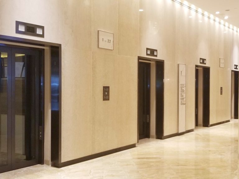 エレベーターホール1