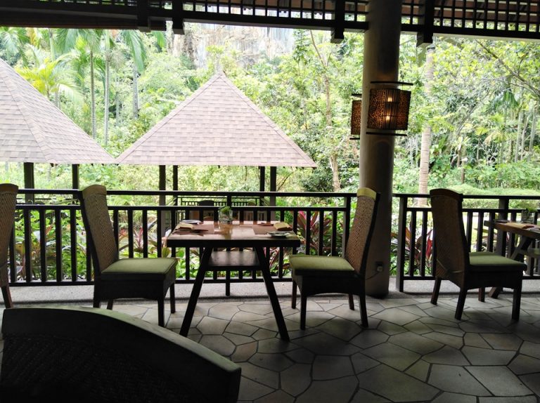 メインダイニング3