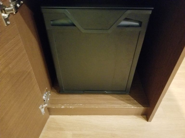 冷蔵庫(とじた)