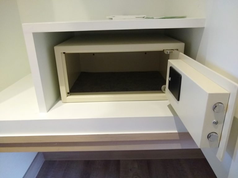 セーフティボックス内観